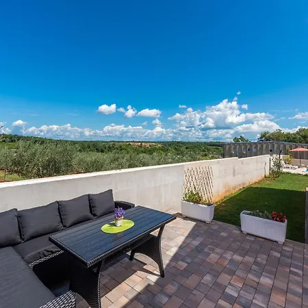 In Novigrad With Private Pool * Karpinjan