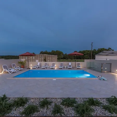 In Novigrad With Private Pool * Karpinjan