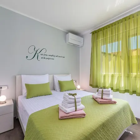 Semesterbostad In Novigrad With Private Pool *