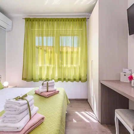 Holiday home In Novigrad With Private Pool *